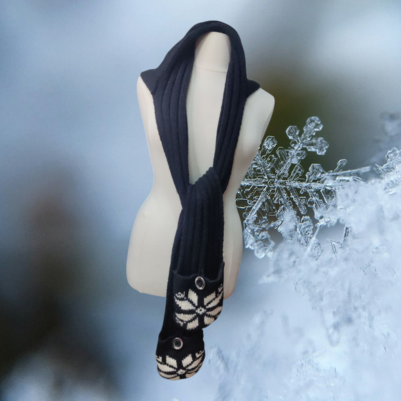 Tarnish made in Italy knit and crochet hooded scarf - Picture 1 of 3